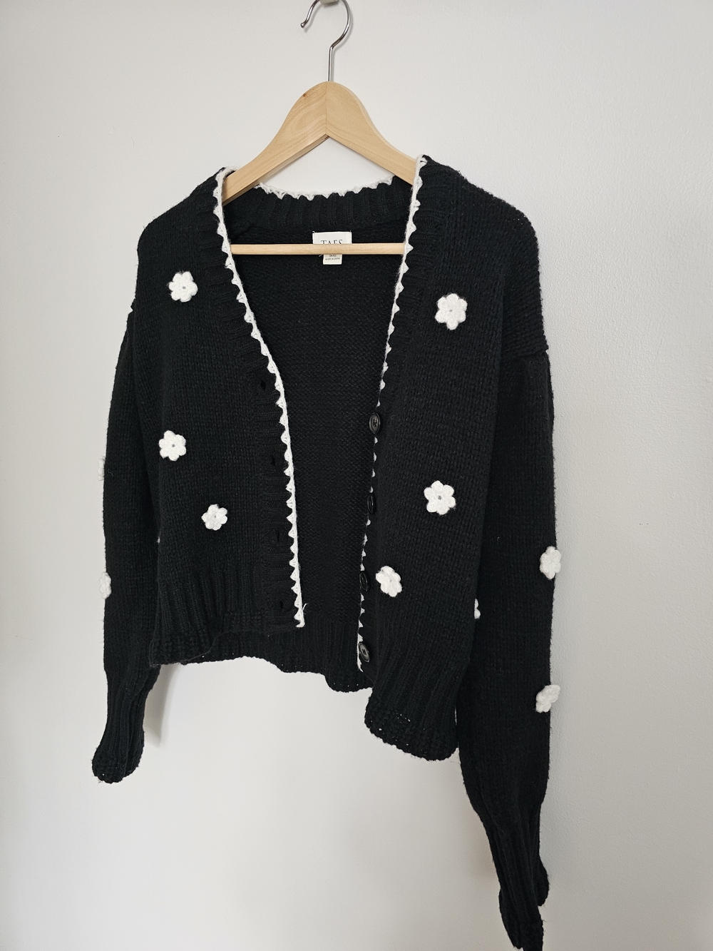 Black Cropped Cardigan White Floral Patches Size S Feminine Boho Chic - Picture 3 of 9